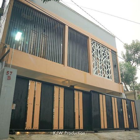 M Stay Guest House Jogja ジョグジャカルタ エクステリア 写真