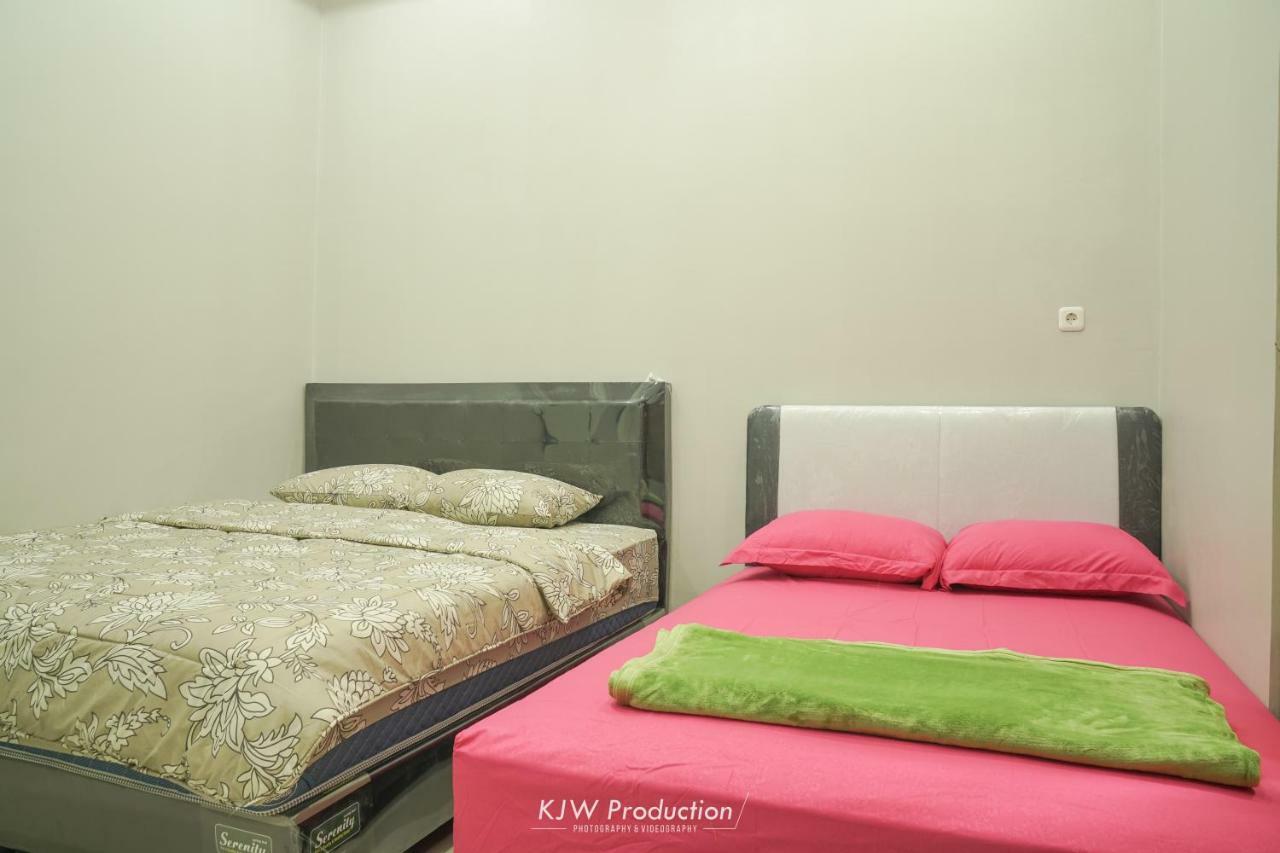 M Stay Guest House Jogja ジョグジャカルタ エクステリア 写真